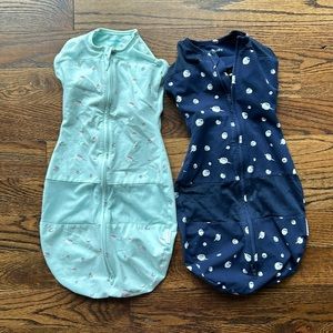 (2) Happiest Baby Sleepea teal & navy moons pattern size LARGE